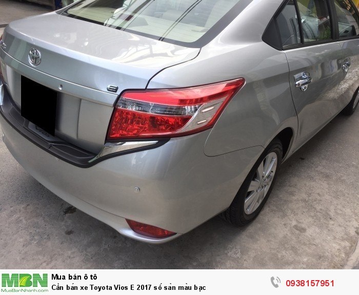 Cần bán xe Toyota Vios E 2017 số sàn màu bạc