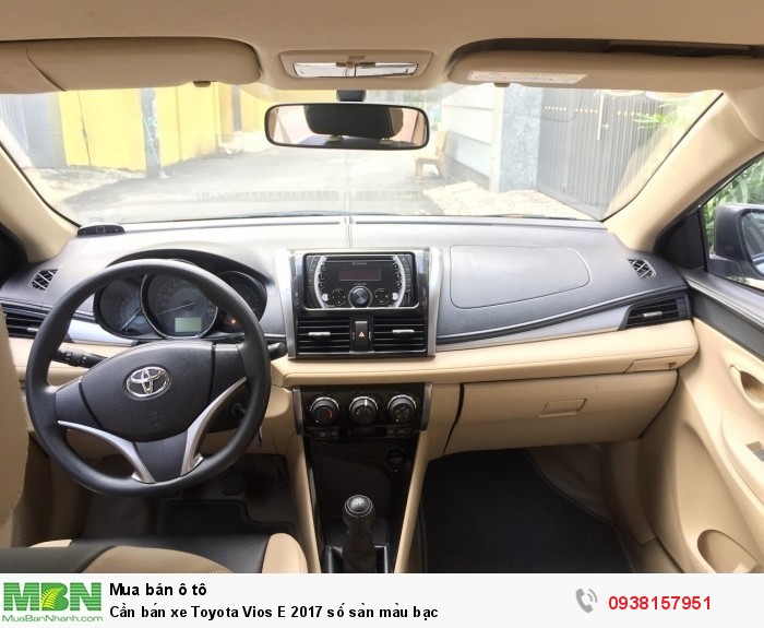 Cần bán xe Toyota Vios E 2017 số sàn màu bạc