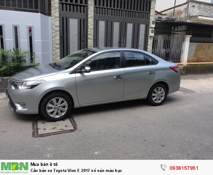 Cần bán xe Toyota Vios E 2017 số sàn màu bạc