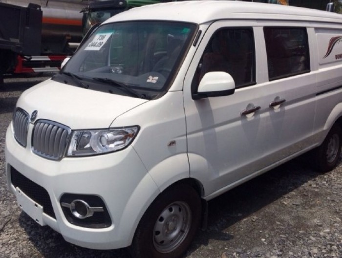 Xe tải Dongben x30 bán tải 2 chổ tải 950 kg, bán tải 5 chổ 650 kg vào thành phố .