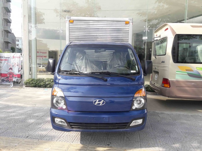 Bán Hyundai Porter New 150 đời 2018 thùng kín Inox, màu trắng, màu xanh lam