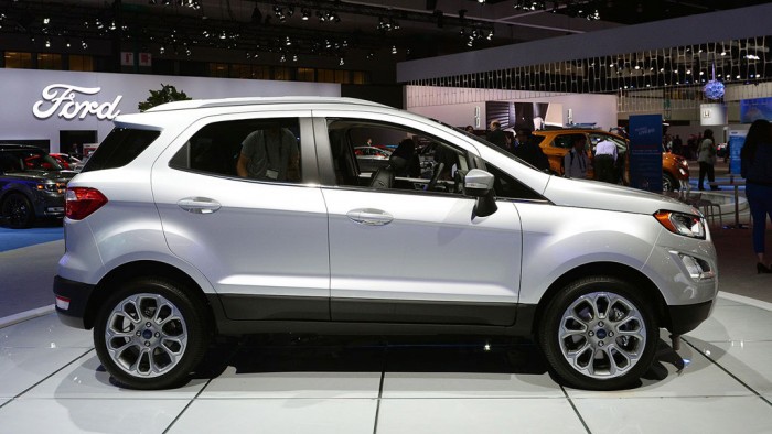 Gò Vấp: Sỡ hữu ngay 5 chỗ Ford Ecosport chỉ với 170 Triệu | Xe đủ màu giao ngay