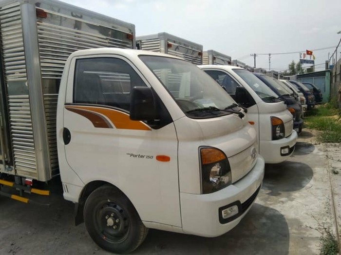 Xe tải Hyundai New Porter H150 thùng mui bạt - 1.5 tấn vào được nội Thành Phố