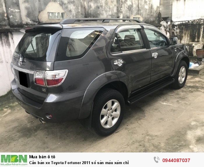 Cần bán xe Toyota Fortuner 2011 số sàn màu xám chì