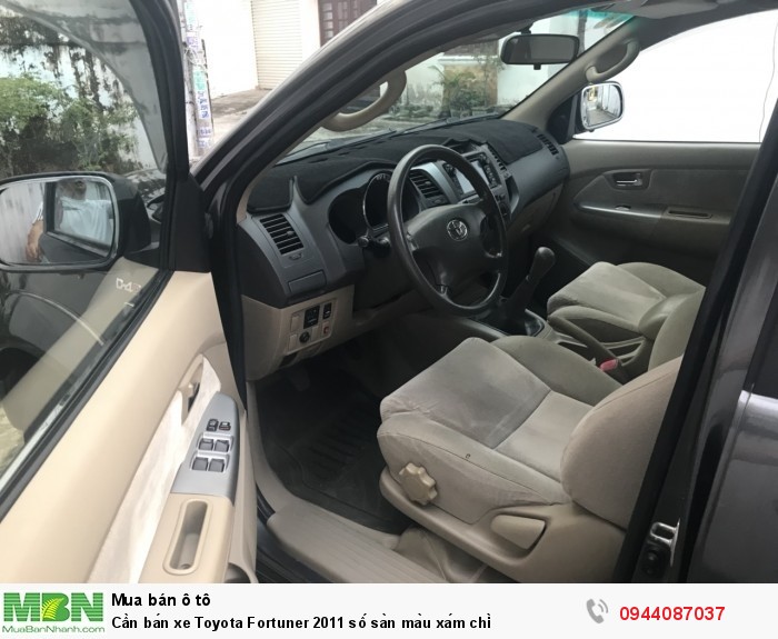 Cần bán xe Toyota Fortuner 2011 số sàn màu xám chì