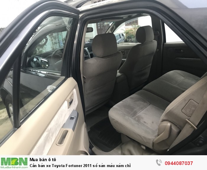 Cần bán xe Toyota Fortuner 2011 số sàn màu xám chì