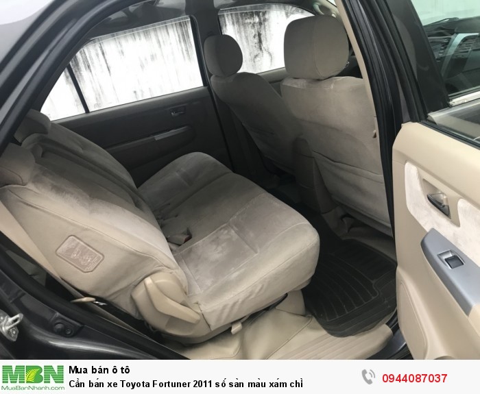 Cần bán xe Toyota Fortuner 2011 số sàn màu xám chì
