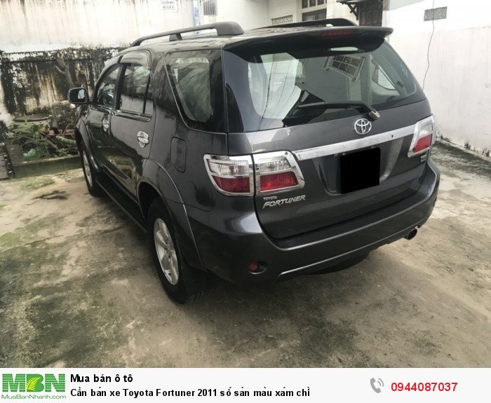 Cần bán xe Toyota Fortuner 2011 số sàn màu xám chì