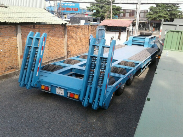 Ô tô miền nam chuyên bán Sơ mi rơ moóc Lùn 14m tải (chở xe, máy chuyên dùng)