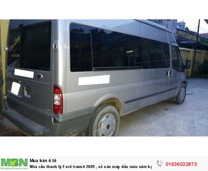 Nhà cần thanh lý Ford transit 2009 , số sàn máy dầu màu xám bạc.