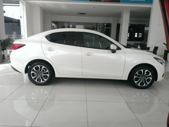 Mazda 2 Sendan 4 cửa, số tự động, bán lại cho khách cần, có trả góp