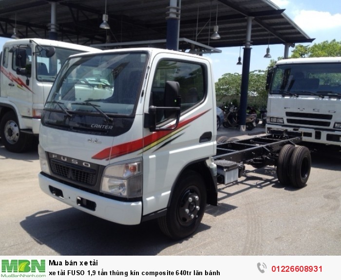 Xe tải FUSO 1,9 tấn thùng kín composite 640tr lăn bánh