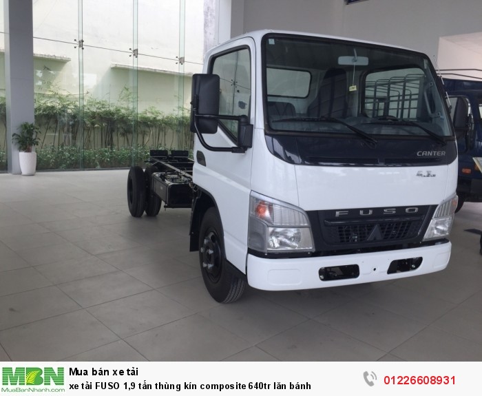 Xe tải FUSO 1,9 tấn thùng kín composite 640tr lăn bánh