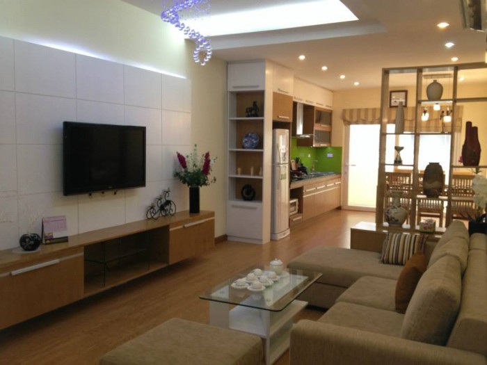 Bán căn hộ chung cư cao cấp số 6 Nguyễn Công Hoan dt 113m2 giá mềm