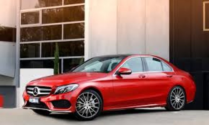 Giá xe Mercedes - BenzC300 màu đỏ Xe đăng ký tháng 5/2018