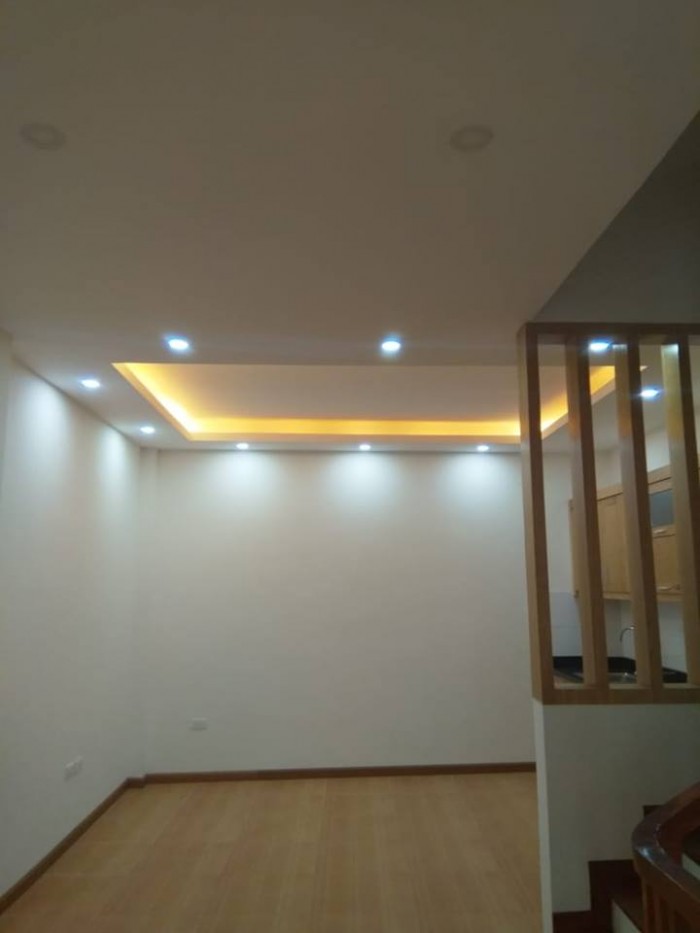 Nhà rẻ ngõ 1 Bùi Xương Trạch, Thanh Xuân, DT: 40m2, 5 tầng, MT: 6m, mới đẹp