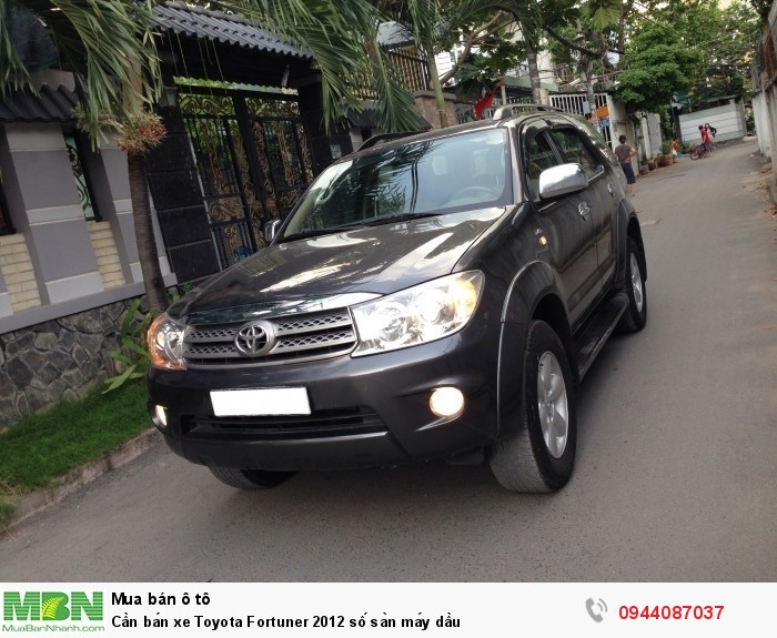 Cần bán xe Toyota Fortuner 2012 số sàn máy dầu