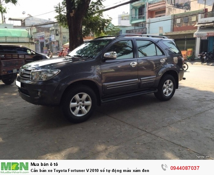 Cần bán xe Toyota Fortuner V 2010 số tự động màu xám đen