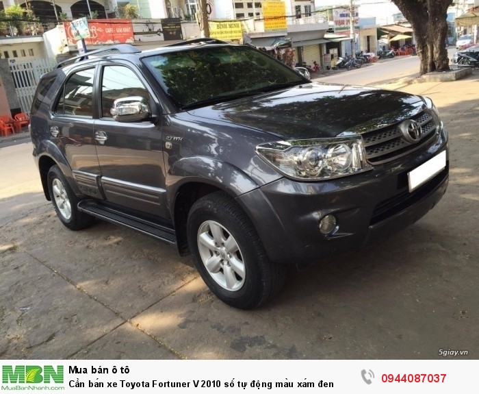 Cần bán xe Toyota Fortuner V 2010 số tự động màu xám đen