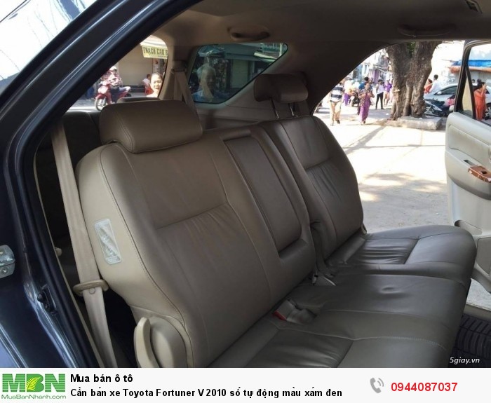 Cần bán xe Toyota Fortuner V 2010 số tự động màu xám đen