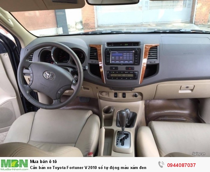 Cần bán xe Toyota Fortuner V 2010 số tự động màu xám đen