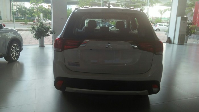 Oto Mitsubishi Outlander
