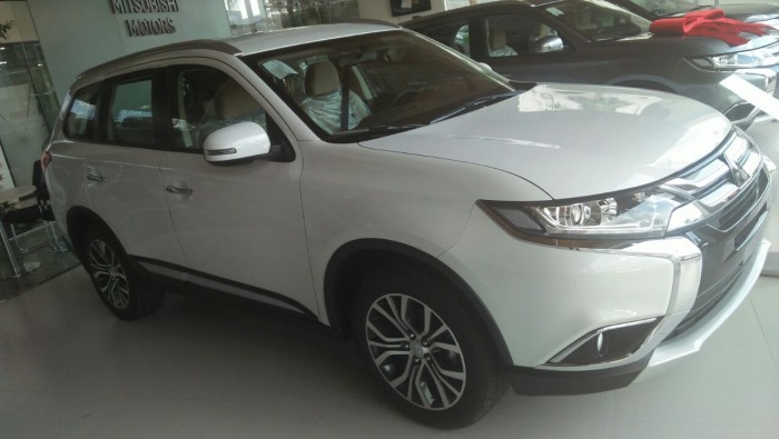 Oto Mitsubishi Outlander
