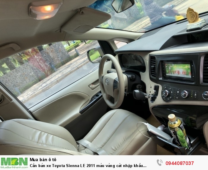 Cần bán xe Toyota Sienna LE 2011 màu vàng cát nhập khẩu Mỹ