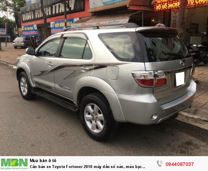 Cần bán xe Toyota Fortuner 2010 máy dầu số sàn, màu bạc zin