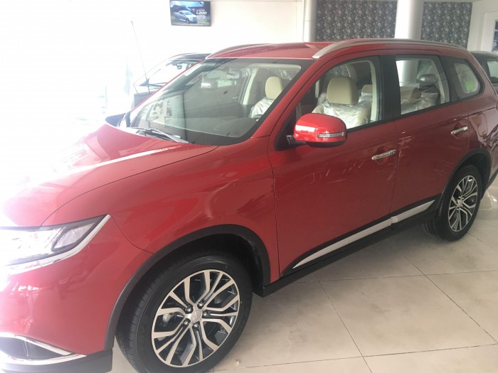 Mitsubishi Outlander an toàn và tính năng bậc nhất - giao ngay - đủ màu