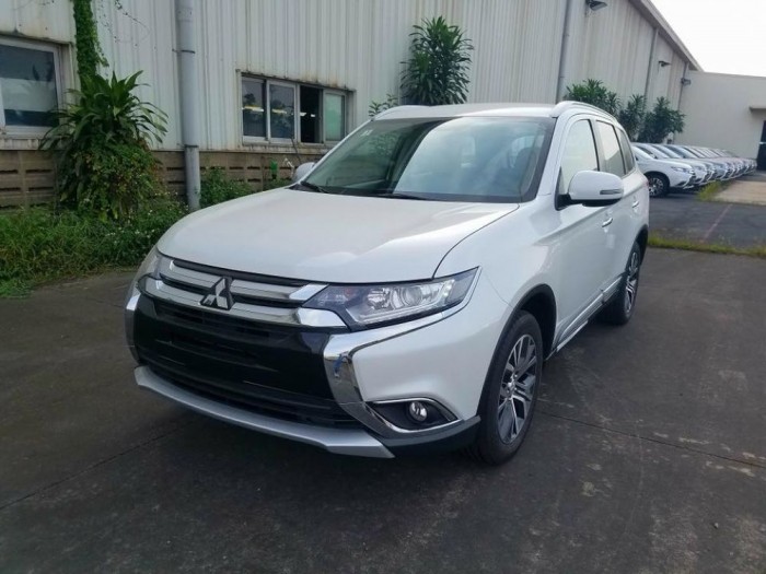 Mitsubishi Outlander an toàn và tính năng bậc nhất - giao ngay - đủ màu