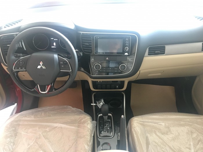 Mitsubishi Outlander an toàn và tính năng bậc nhất - giao ngay - đủ màu