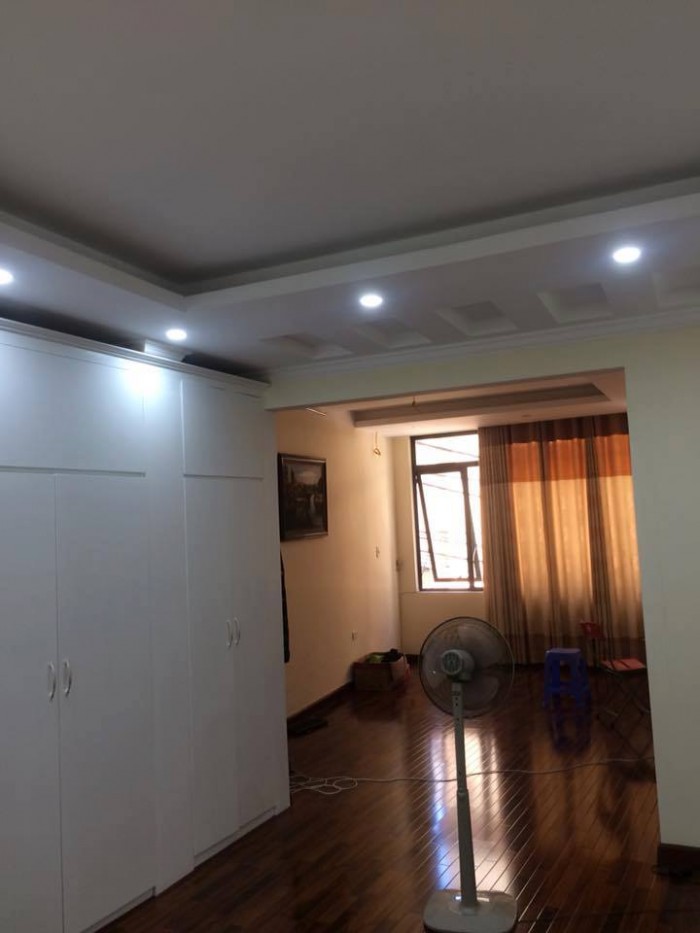 Hoàng cung phố Tôn Đức Thắng Đống Đa ô tô đỗ cửa 73m2 giá chỉ 6.3 tỷ