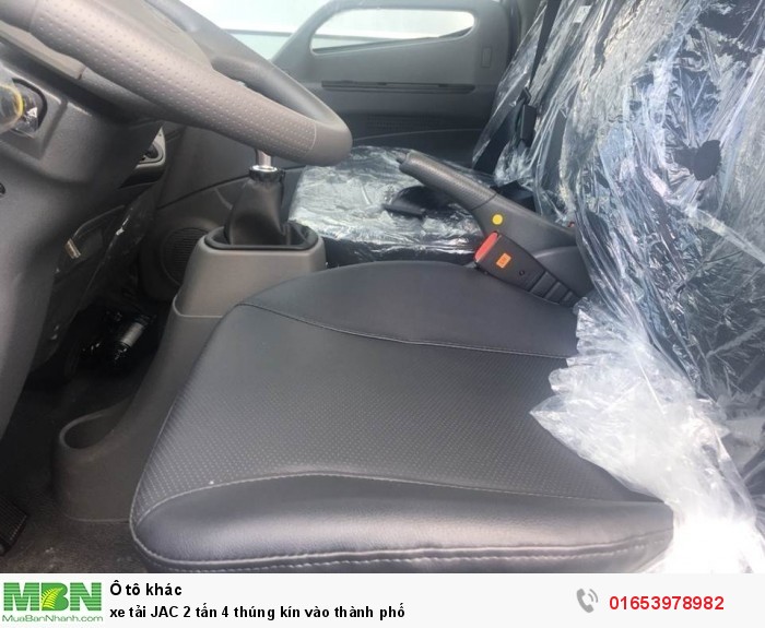 Xe tải JAC 2 tấn 4 thúng kín vào thành phố