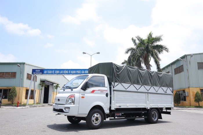 Xe tải 2T4 Daisaki máy ISUZU thùng dài 4m2