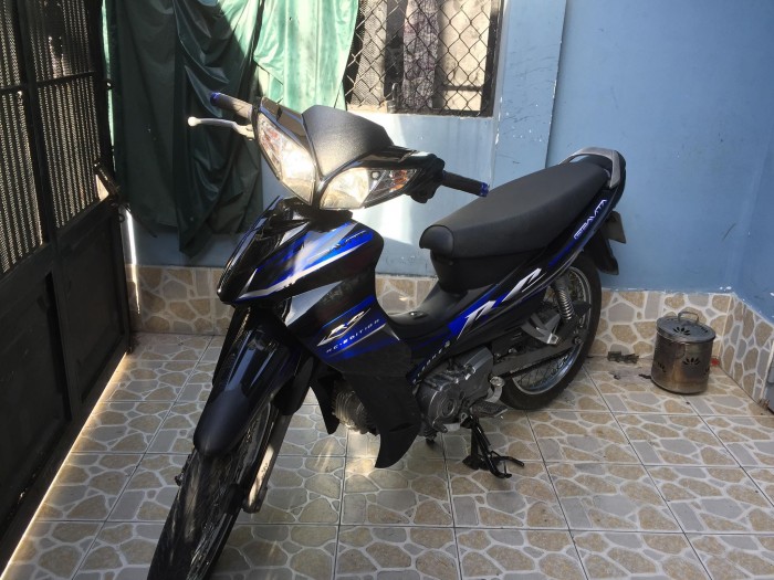 Xe Jupiter Graviart màu đen xanh. máy zing