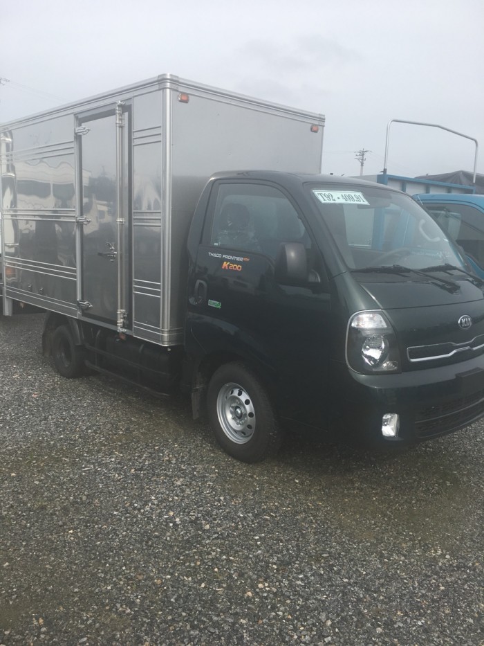Bán xe tải thaco kia k250 thùng kín 2,4 tấn máy điện 2018