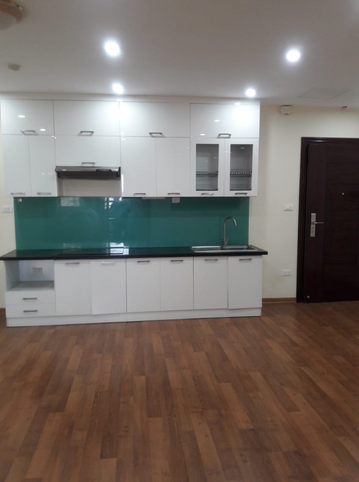Chính chủ bán căn hộ Hoàng Quốc Việt 02 ngủ, 65m2, đồ cơ bản, giá rẻ, cần bán gấp.