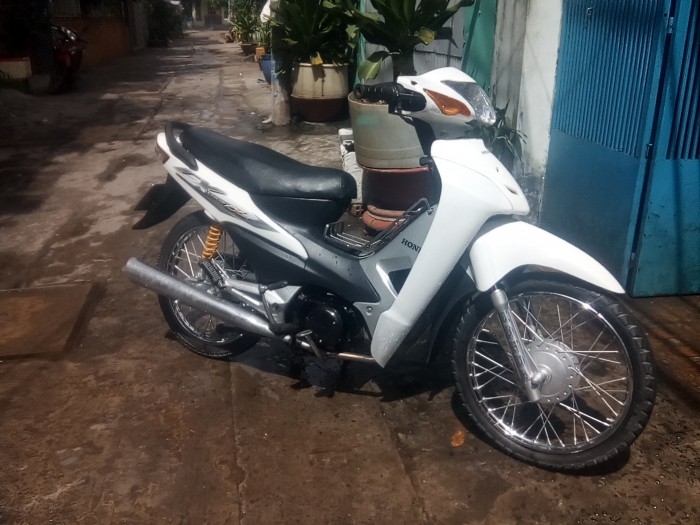 Bán xe Wave A 110 Hàn Quốc màu trắng , bstp