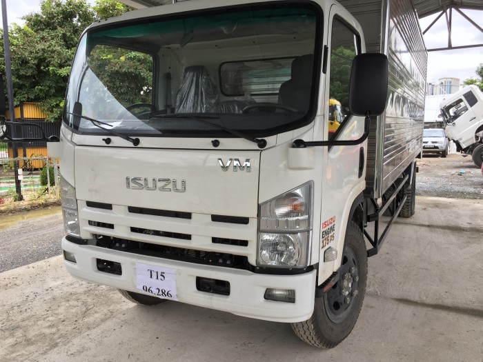 Xe tải thùng kín Isuzu nâng tải 8 tấn Vĩnh Phát FN129