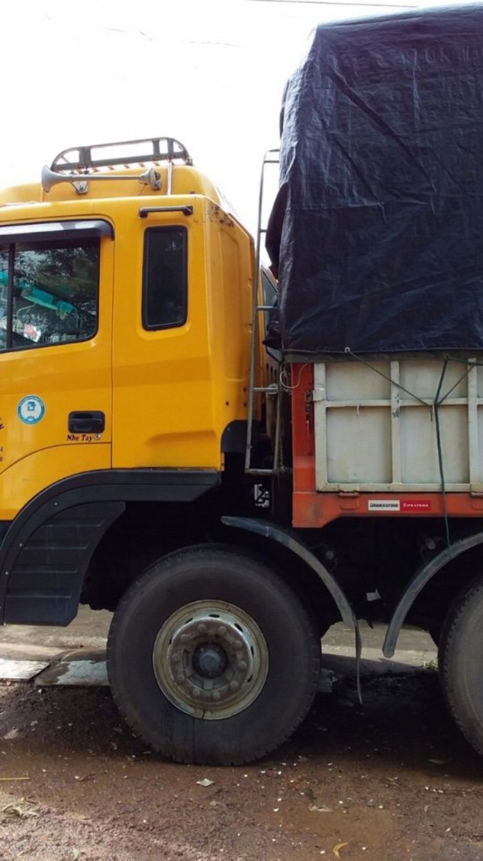 Xe tải thùng JAC 3 chân.1 cầu