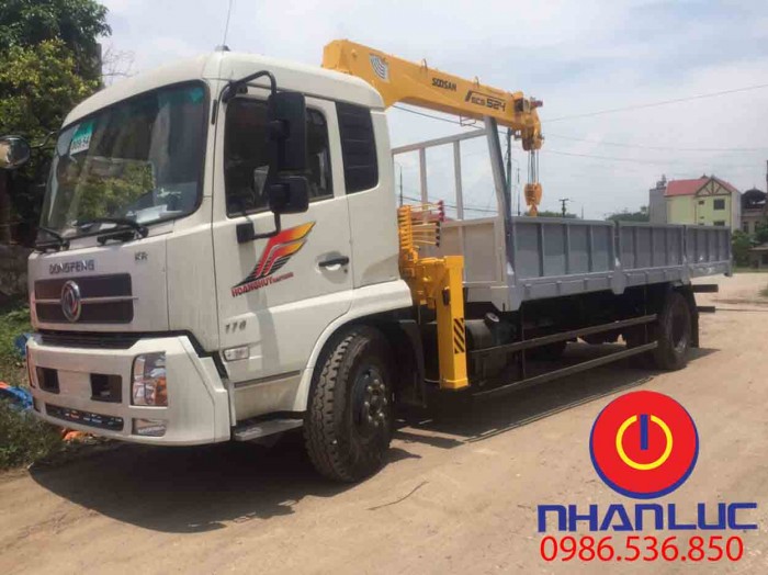 Xe Dongfeng gắn cẩu