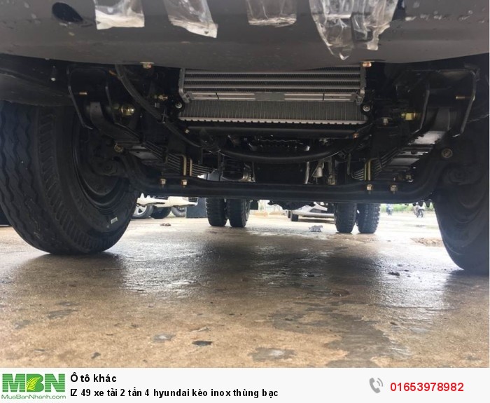 IZ 49 xe tải 2 tấn 4 Hyundai kèo inox thùng bạc