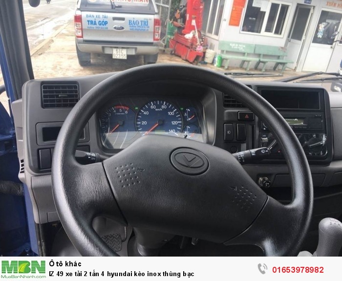 IZ 49 xe tải 2 tấn 4 Hyundai kèo inox thùng bạc