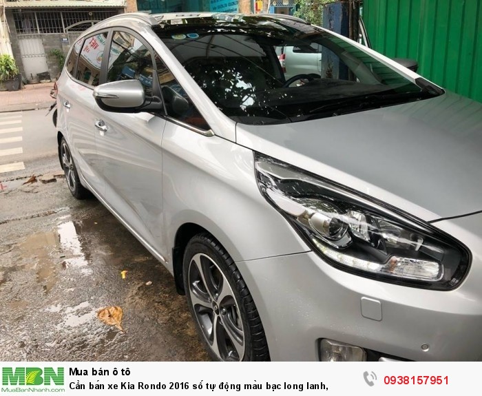 Cần bán xe Kia Rondo 2016 số tự động màu bạc long lanh,
