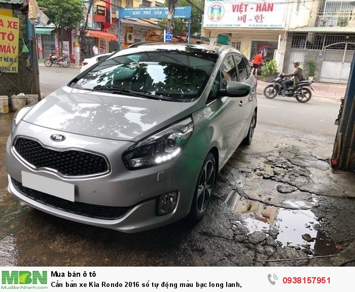 Cần bán xe Kia Rondo 2016 số tự động màu bạc long lanh,