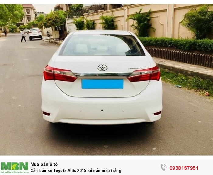 Cần bán xe Toyota Altis 2015 số sàn màu trắng