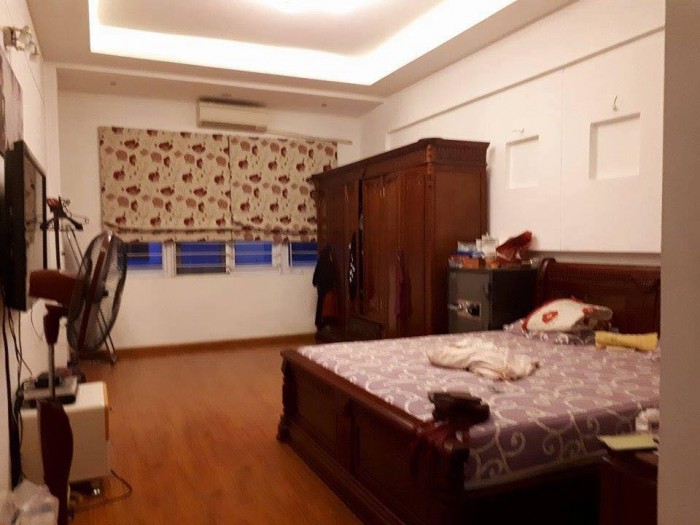 Bán nhà 5 tầng mặt tiền thoáng, ngõ ba gác, nhà hiện đại 3,3 tỷ