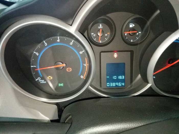 Bán nhanh Chevrolet Cruze LT 2016, ghi vàng, số sàn