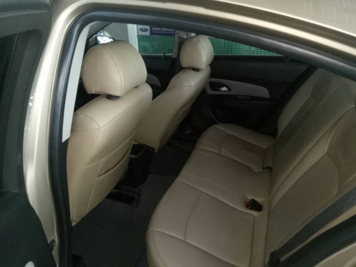 Bán nhanh Chevrolet Cruze LT 2016, ghi vàng, số sàn